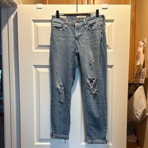 Levi’s curvy skinny 27 Blue Distressed Jeans with Knee Rips